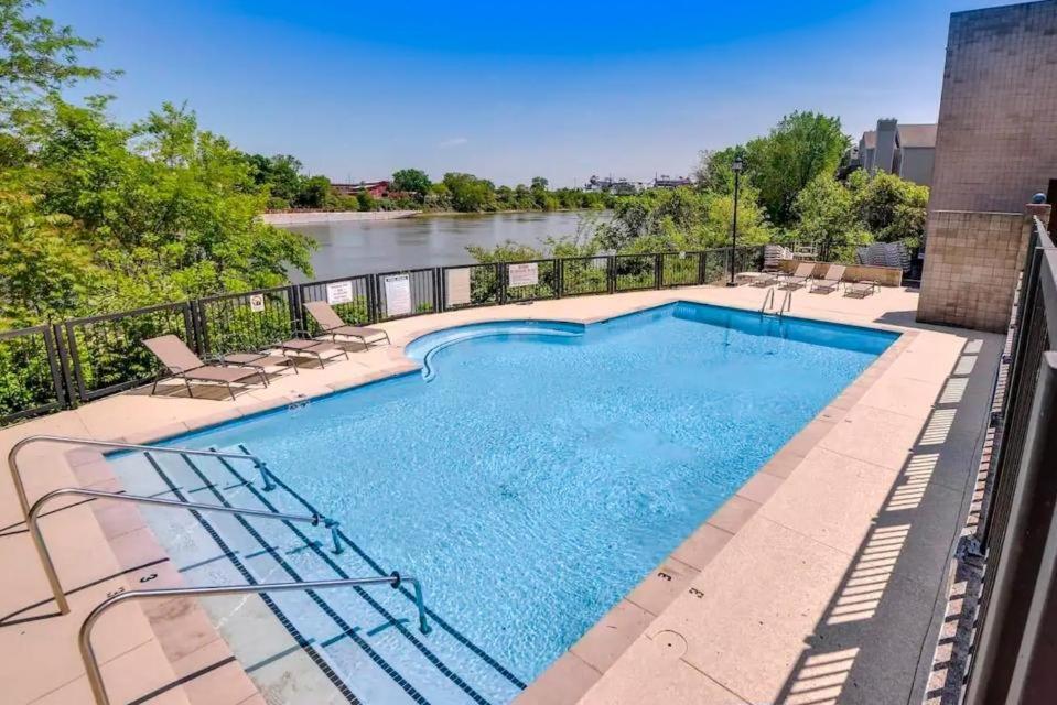 Riverfront Retreat Apartment